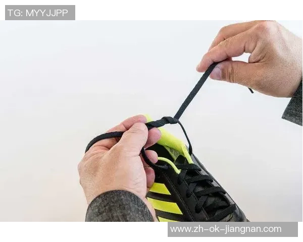 足球换鞋带的技巧与注意事项分享让你的运动更轻松愉快 足球换鞋带的技巧与注意事项分享让你的运动更轻松愉快